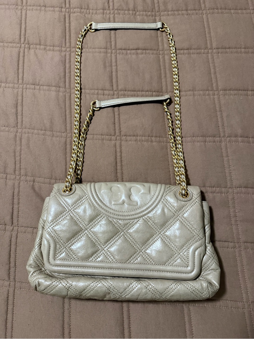 Tory Burch Quilted Cream Shoulder Bag with Gold Chain Strap